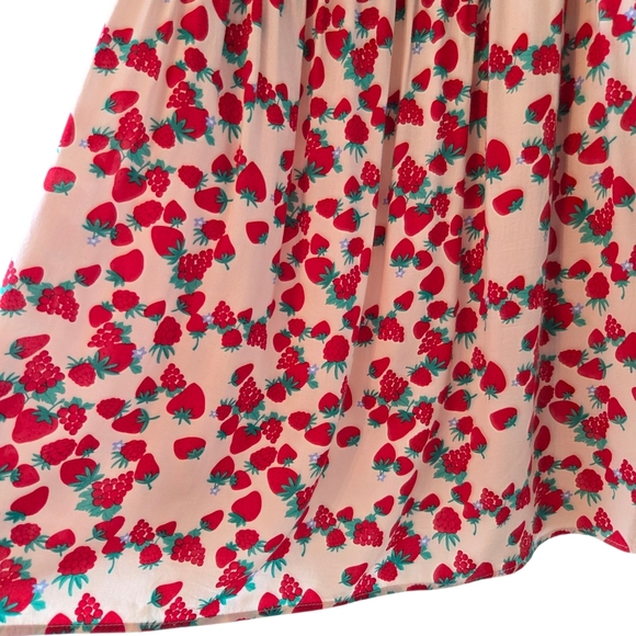 BETSEY JOHNSON Women's Dress Size XXL Strawberry Fields Tiered Smocked Midi - Picture 14 of 16